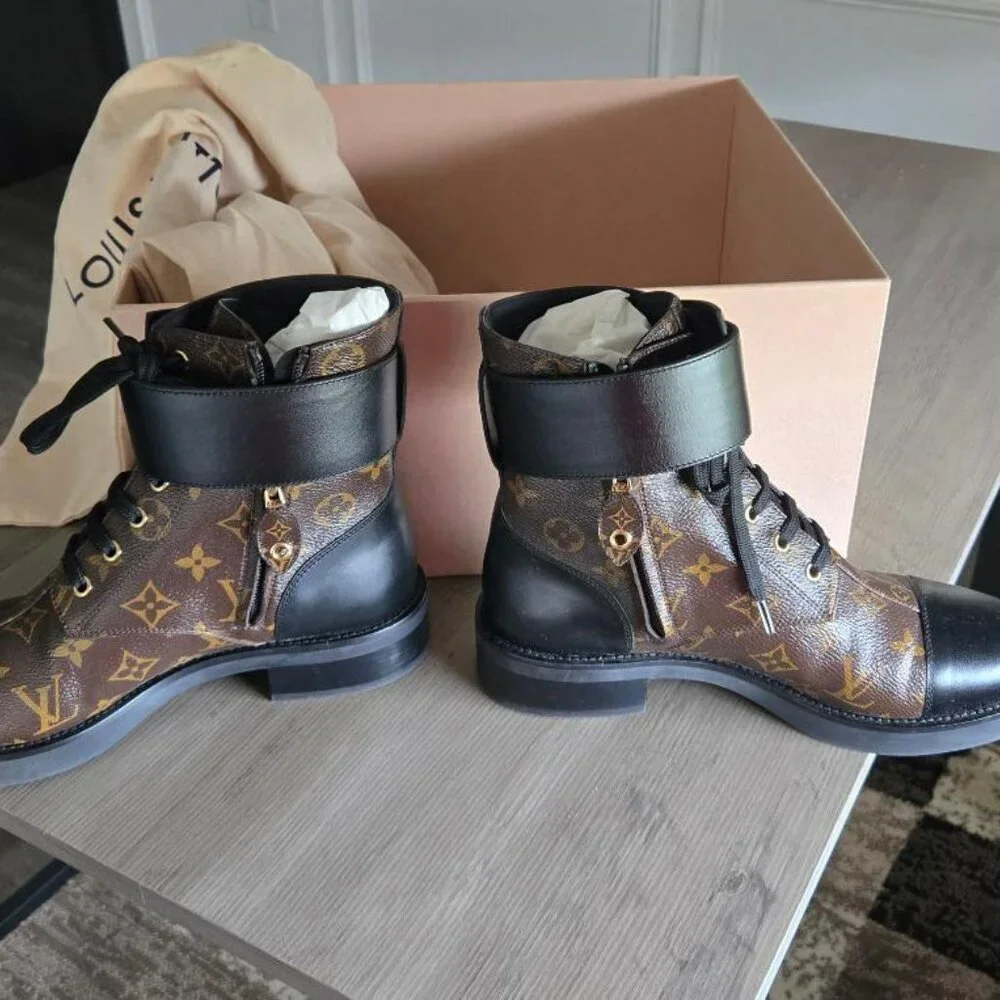 Louis Vuitton - Picture 4 of 6